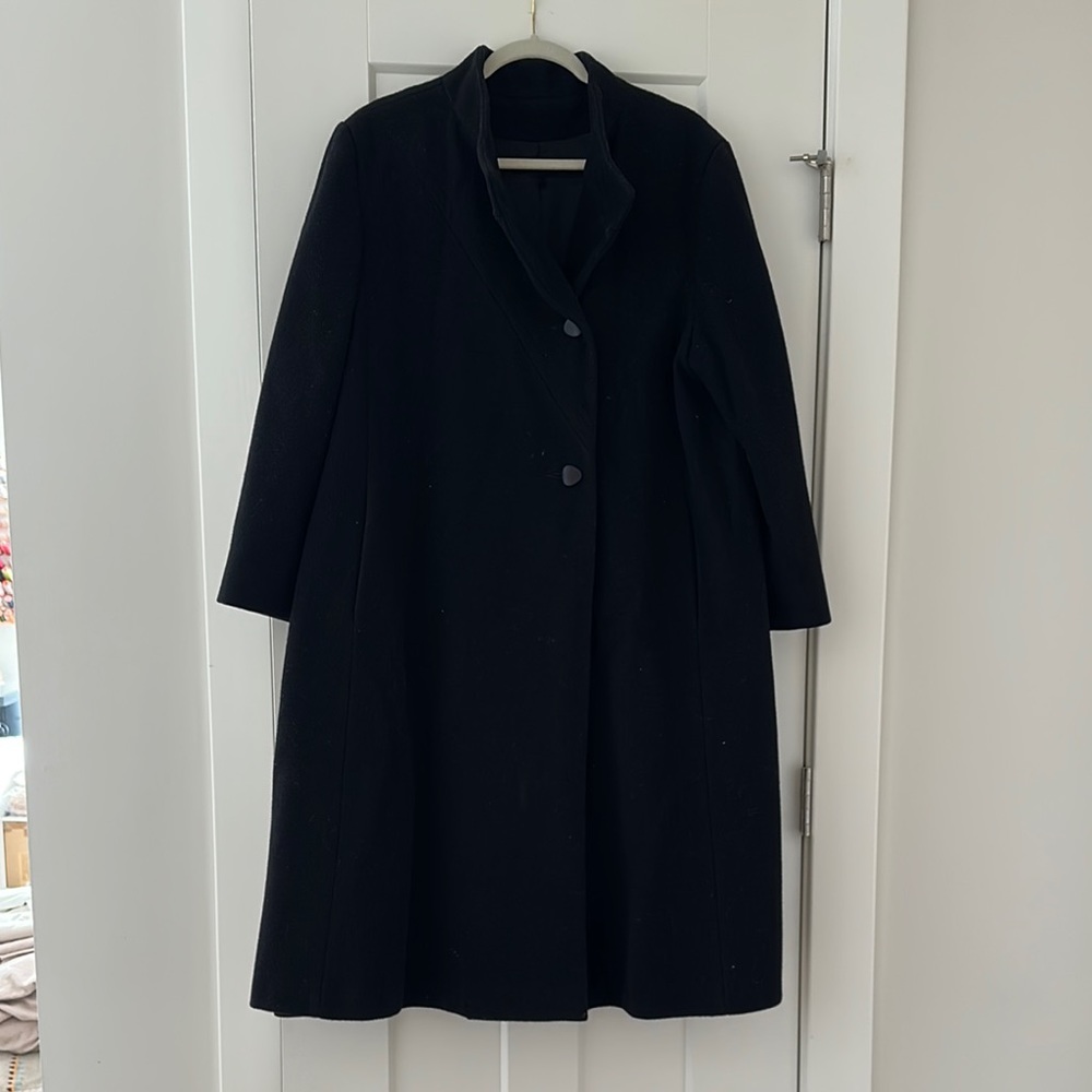 VINTAGE Black Wool Womans Coat